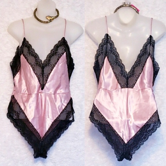 Vintage Other - HP🏆 Vintage Lace Lingerie Bodysuit Teddy Romper